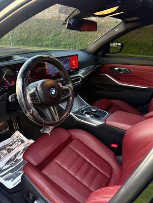 BMW-320i-2023