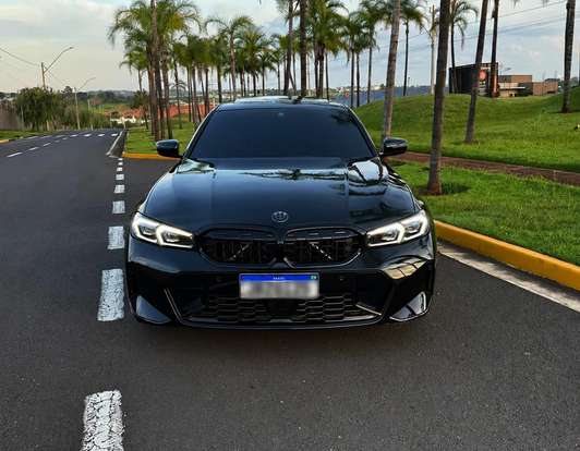BMW-320i-2023