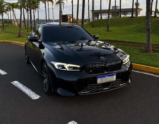 BMW-320i-2023