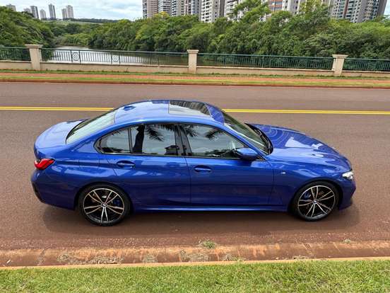 BMW-320i-2024