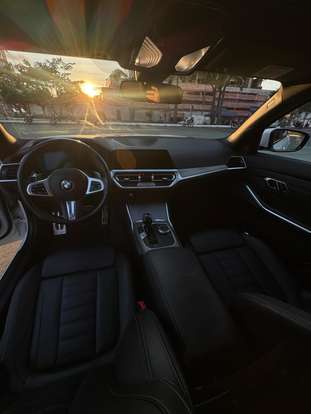 BMW-320i-2021