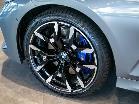 BMW-320i-2026
