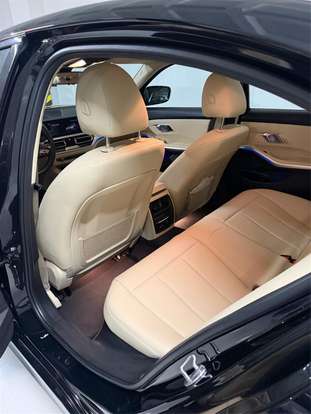 BMW-320i-2020