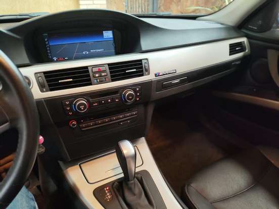 BMW-325i-2011