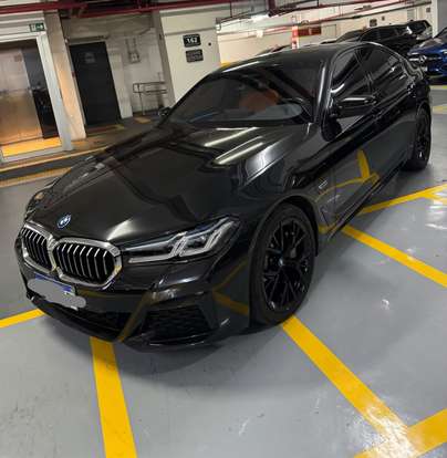 BMW-530e-2022