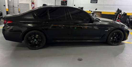 BMW-530e-2022