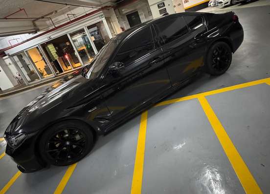 BMW-530e-2022