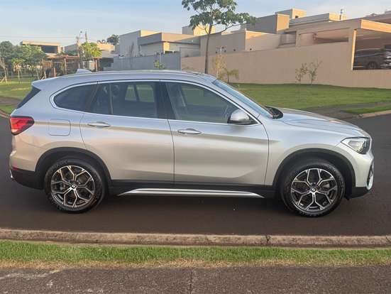 BMW-X1-2.0 16V TURBO ACTIVEFLEX SDRIVE20I X-LINE 4P AUTOMÁTICO BMW-X1-2020