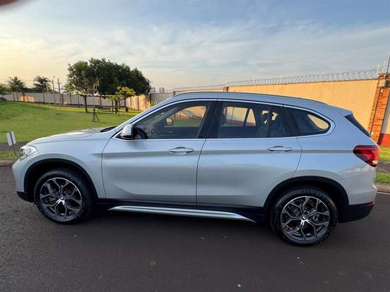 BMW-X1-2.0 16V TURBO ACTIVEFLEX SDRIVE20I X-LINE 4P AUTOMÁTICO BMW-X1-2020