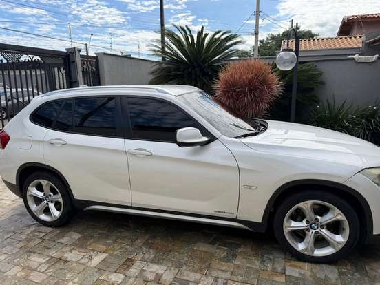 BMW-X1-2012