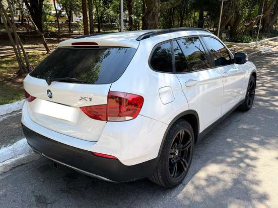 BMW-X1-2.0 16V GASOLINA SDRIVE18I 4P AUTOMÁTICO BMW-X1-2011
