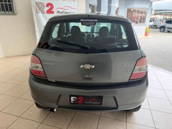 CHEVROLET-AGILE-2011