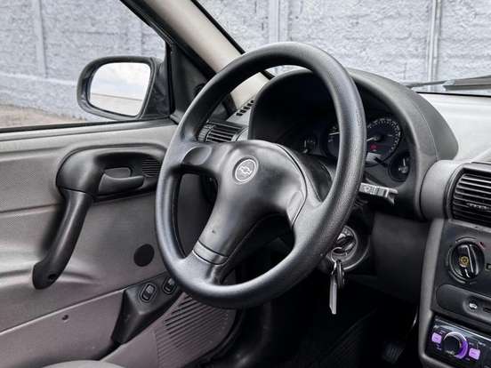 CHEVROLET-CLASSIC-2010