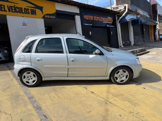 CHEVROLET-CORSA-2010