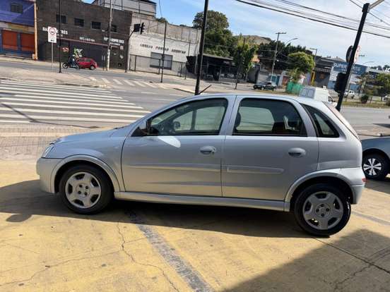 CHEVROLET-CORSA-2010