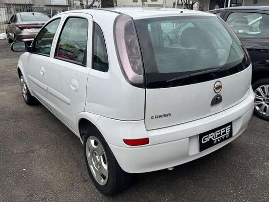 CHEVROLET-CORSA-2011