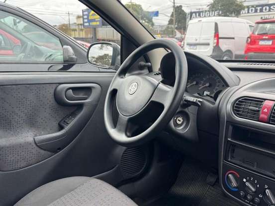 CHEVROLET-CORSA-2011