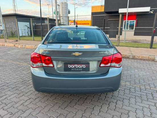 CHEVROLET-CRUZE-2011