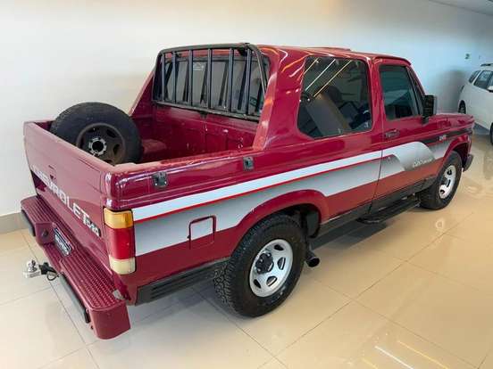 CHEVROLET-D20-1987