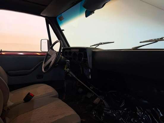CHEVROLET-D20-1987