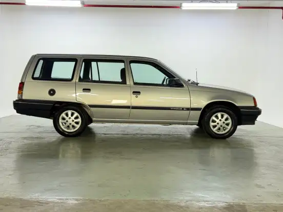 CHEVROLET-IPANEMA-1.8 EFI SL/E 8V GASOLINA 2P MANUAL CHEVROLET-IPANEMA-1993