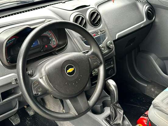 CHEVROLET-MONTANA-2012