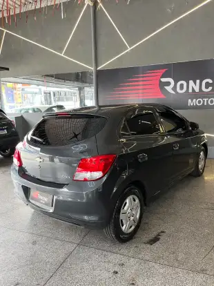 CHEVROLET-ONIX-2017