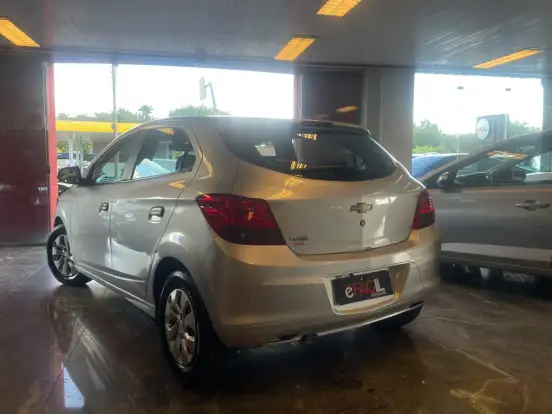 CHEVROLET-ONIX-2019