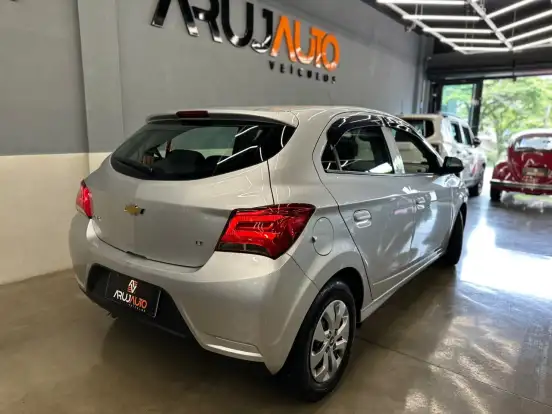 CHEVROLET-ONIX-1.0 MPFI LT 8V FLEX 4P MANUAL CHEVROLET-ONIX-2019