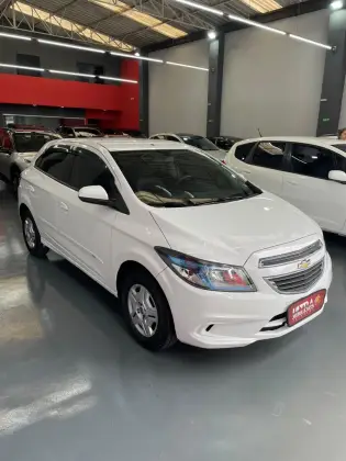 CHEVROLET ONIX 1.0 MPFI LT 8V FLEX 4P MANUAL