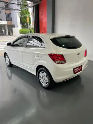 CHEVROLET-ONIX-2016