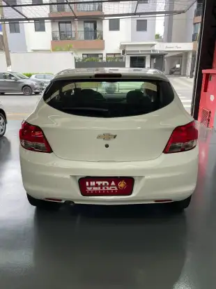 CHEVROLET-ONIX-2016