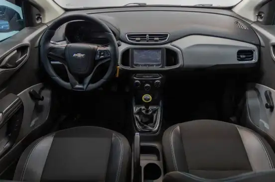 CHEVROLET-ONIX-2015