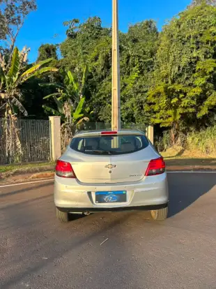 CHEVROLET-ONIX-2014