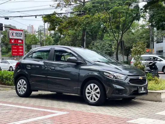 CHEVROLET-ONIX-1.4 MPFI LT 8V FLEX 4P AUTOMÁTICO CHEVROLET-ONIX-2016