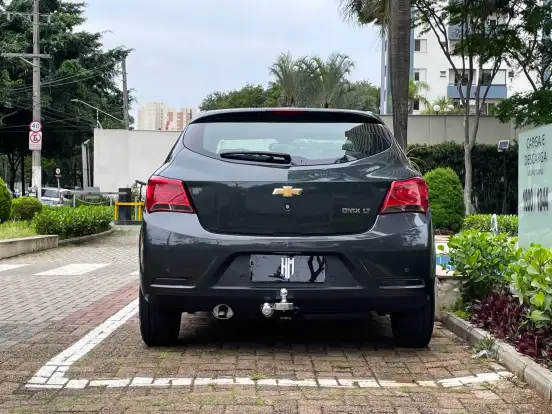 CHEVROLET-ONIX-1.4 MPFI LT 8V FLEX 4P AUTOMÁTICO CHEVROLET-ONIX-2016