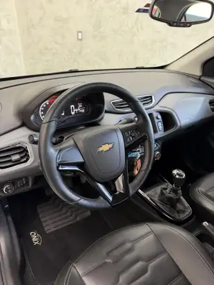 CHEVROLET-ONIX-2019