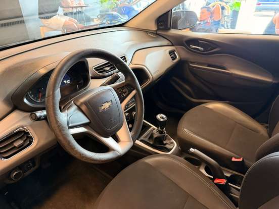CHEVROLET-ONIX-2018