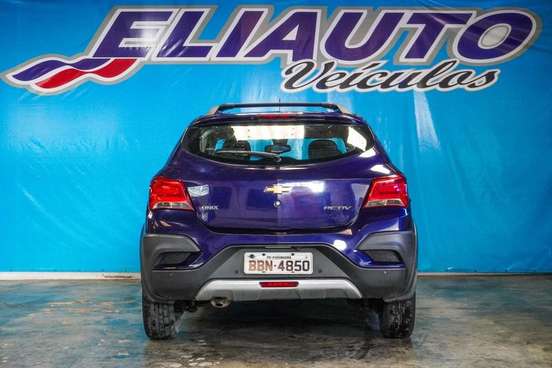 CHEVROLET-ONIX-2017