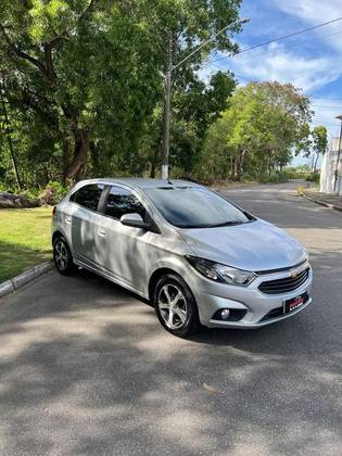 CHEVROLET ONIX 1.4 MPFI ACTIV 8V FLEX 4P AUTOMÁTICO