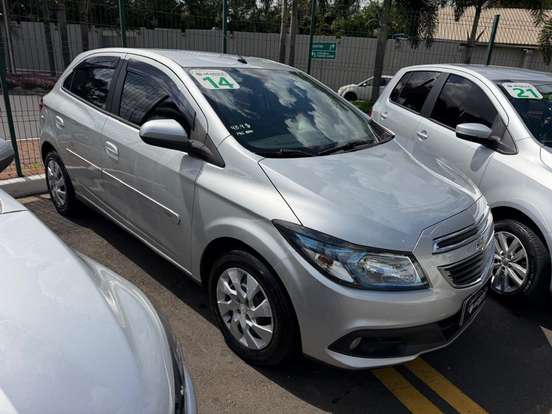 CHEVROLET-ONIX-2013