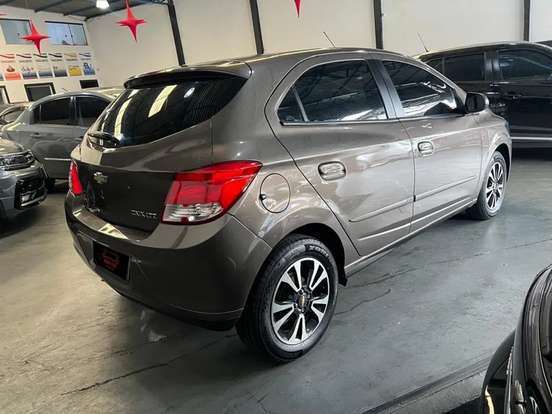 CHEVROLET-ONIX-2013