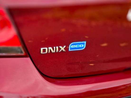 CHEVROLET-ONIX-2018