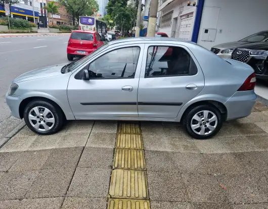 CHEVROLET-PRISMA-2011