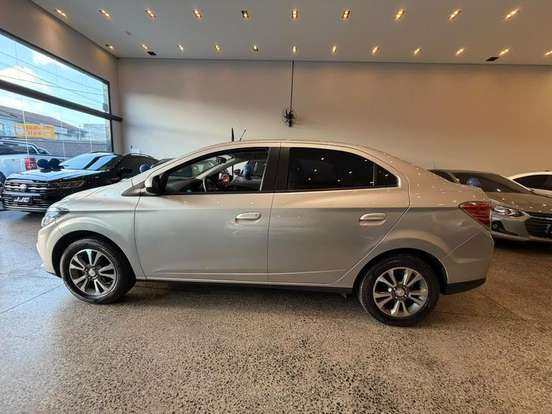CHEVROLET-PRISMA-2014