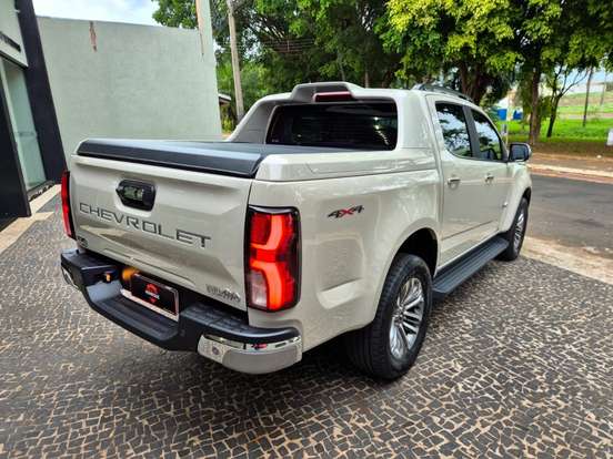 CHEVROLET-S10-2.8 16V TURBO DIESEL HIGH COUNTRY CD 4X4 AUTOMÁTICO CHEVROLET-S10-2025