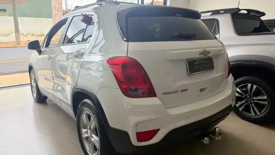 CHEVROLET-TRACKER-2018