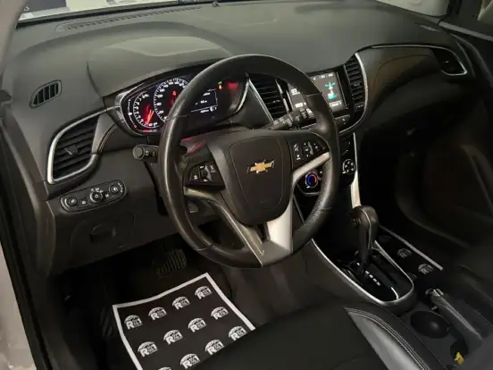 CHEVROLET-TRACKER-2019
