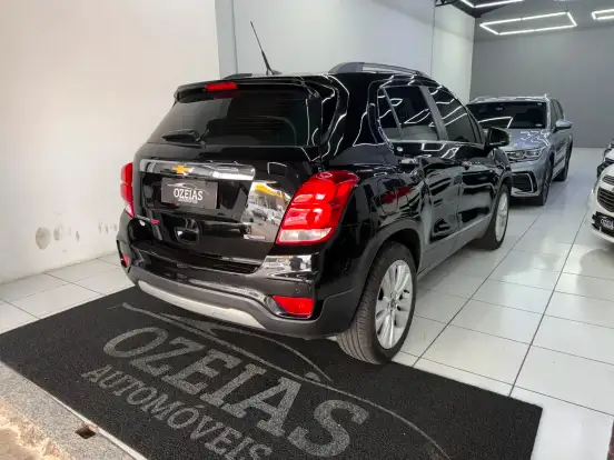 CHEVROLET-TRACKER-2017