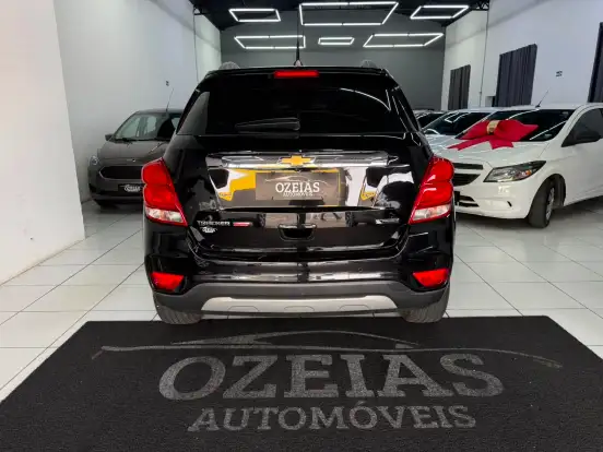 CHEVROLET-TRACKER-2017